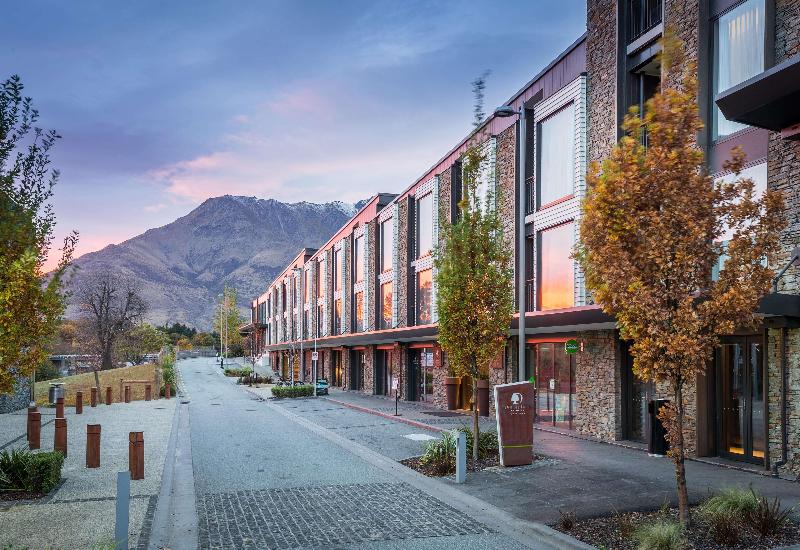 هتل Doubletree By Hilton Queenstown