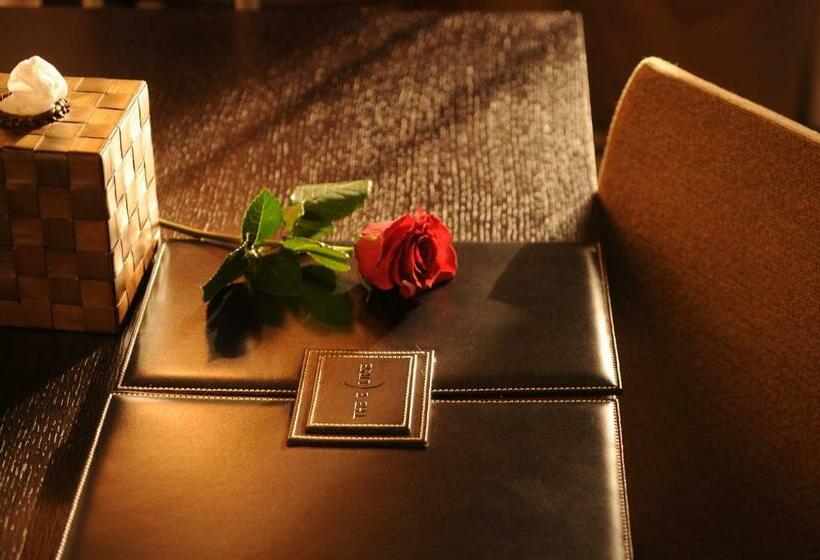 ホテル The Eclipse Boutique Suites