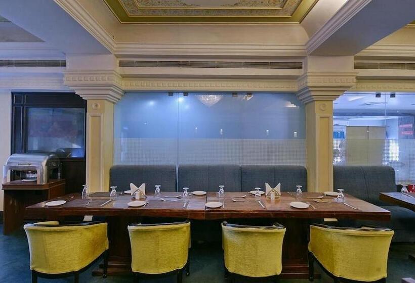 호텔 Empire Regency