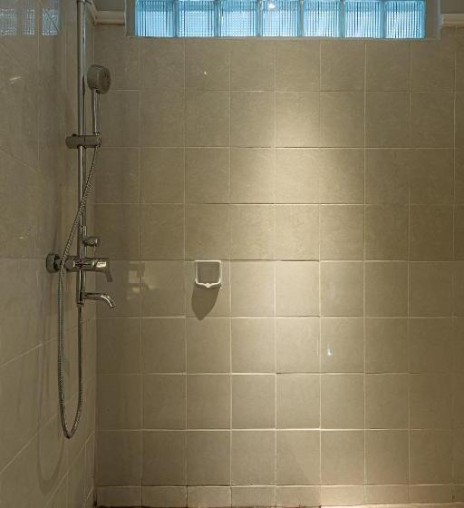 酒店 Fourteen Roses Beach