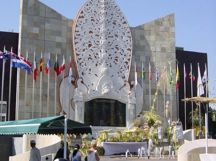 Fourteen Roses Boutique Hotel, Kuta