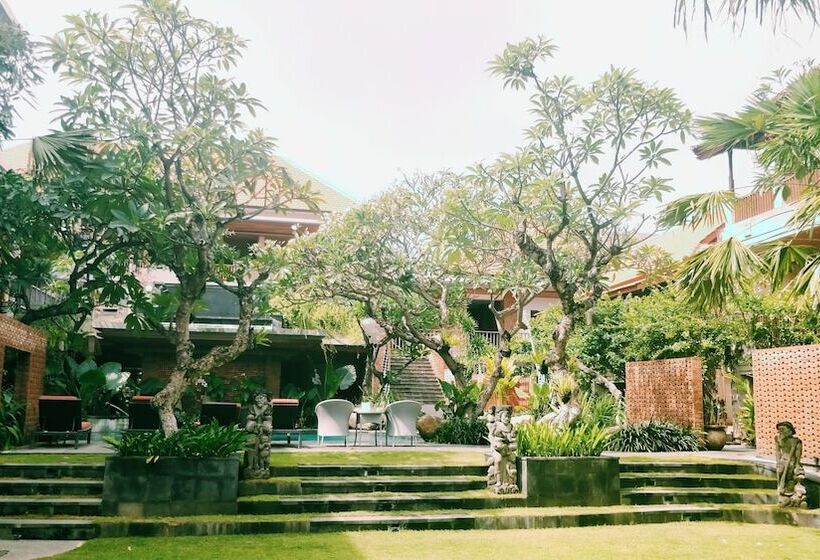 Fourteen Roses Boutique Hotel, Kuta