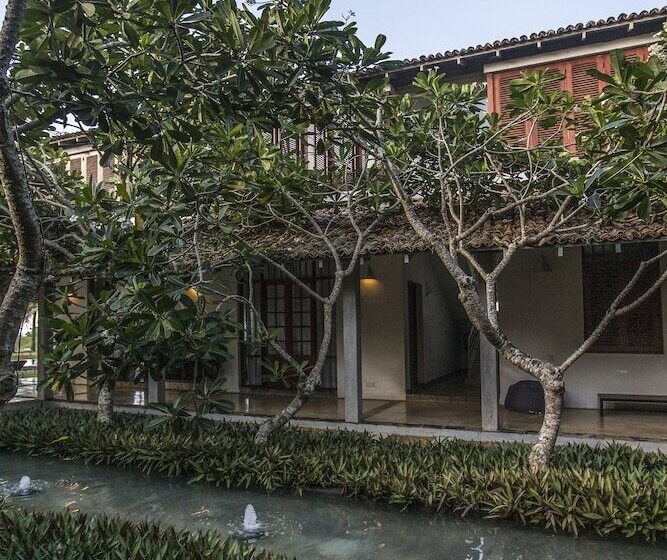 בית מלון כפרי The Frangipani Tree By Edwards Collection