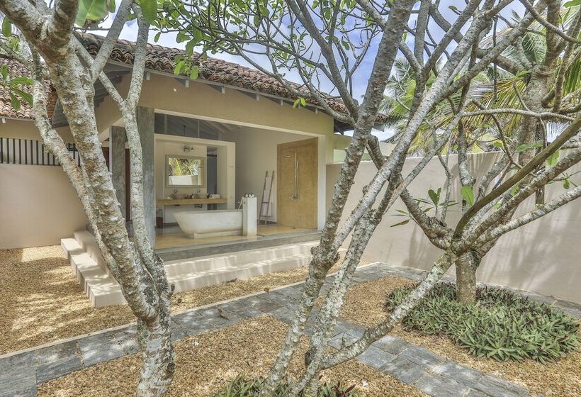 בית מלון כפרי The Frangipani Tree By Edwards Collection