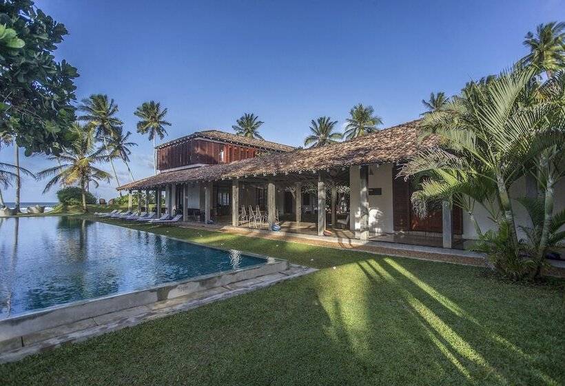 בית מלון כפרי The Frangipani Tree By Edwards Collection