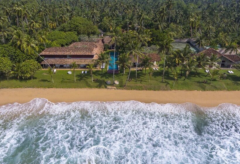 בית מלון כפרי The Frangipani Tree By Edwards Collection