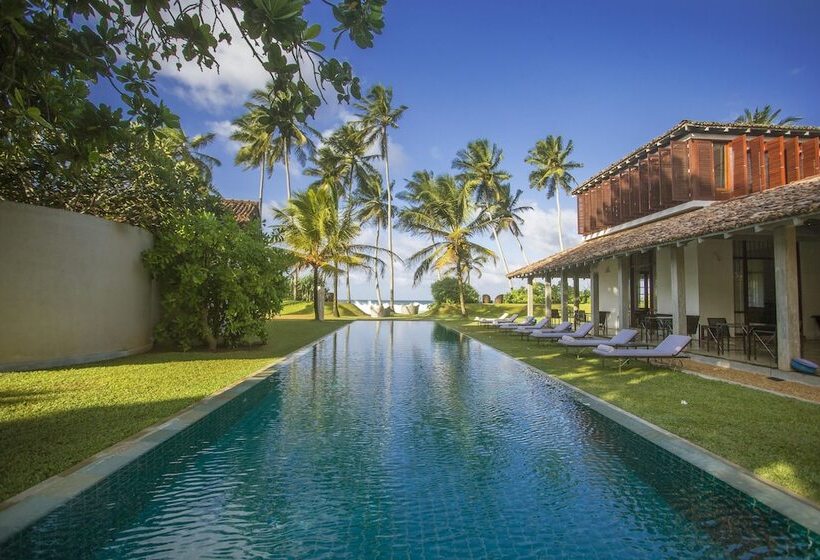 בית מלון כפרי The Frangipani Tree By Edwards Collection