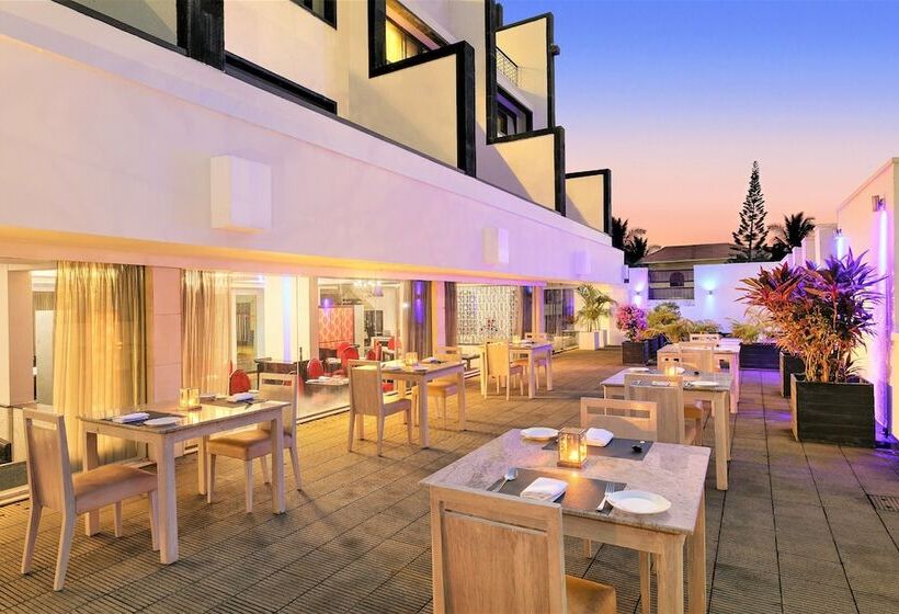 ホテル Ginger Dona Paula Goa