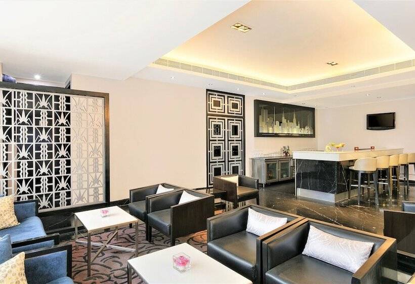 ホテル Ginger Dona Paula Goa