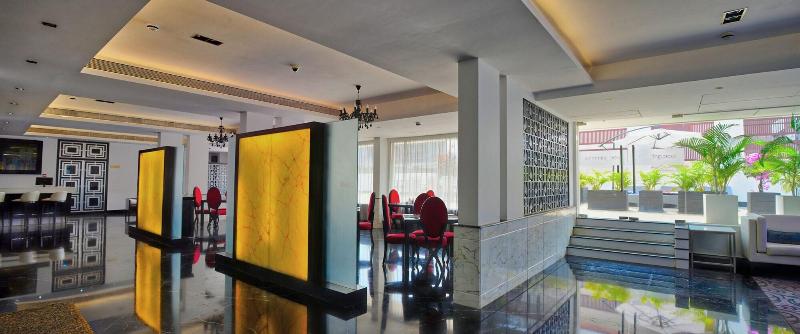 ホテル Ginger Dona Paula Goa