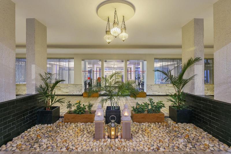 ホテル Ginger Dona Paula Goa