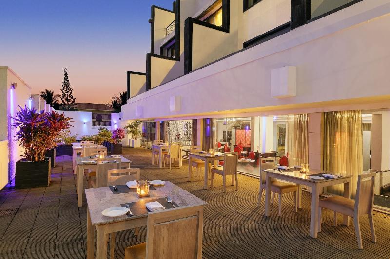 ホテル Ginger Dona Paula Goa