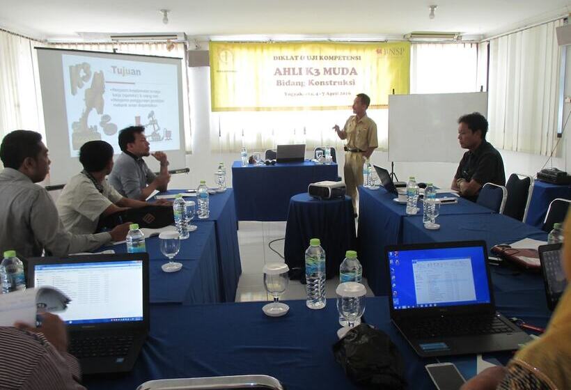 هتل Gloria Amanda