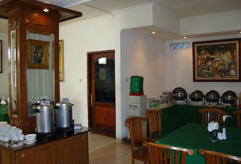 هتل Gloria Amanda