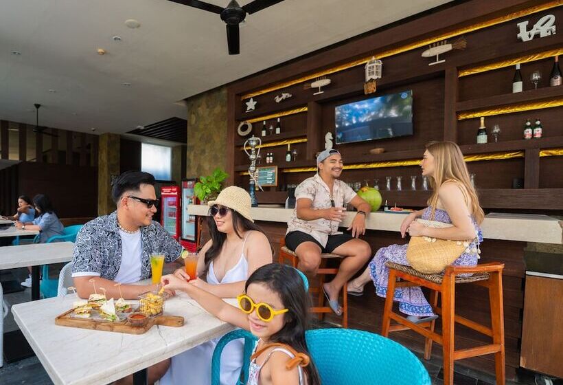 فندق Grand Ixora Kuta Resort