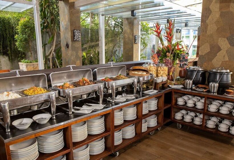 فندق Grand Ixora Kuta Resort