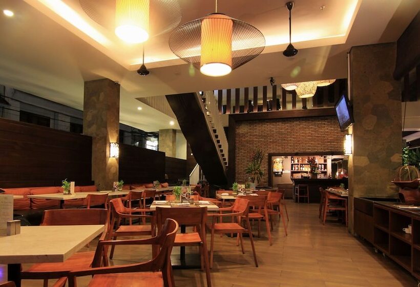 فندق Grand Ixora Kuta Resort