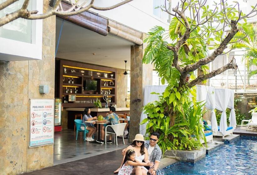 فندق Grand Ixora Kuta Resort