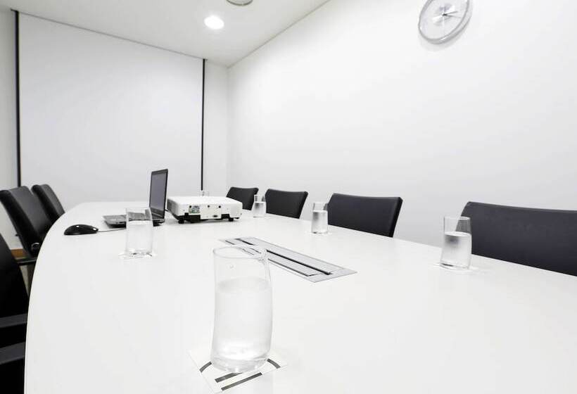 Отель Grand Mercure Ambassador Changwon