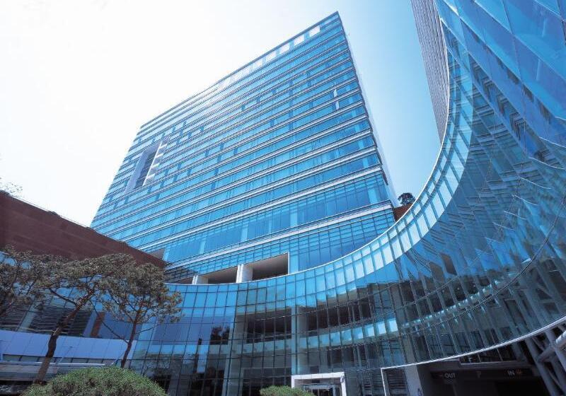 Отель Grand Mercure Ambassador Changwon