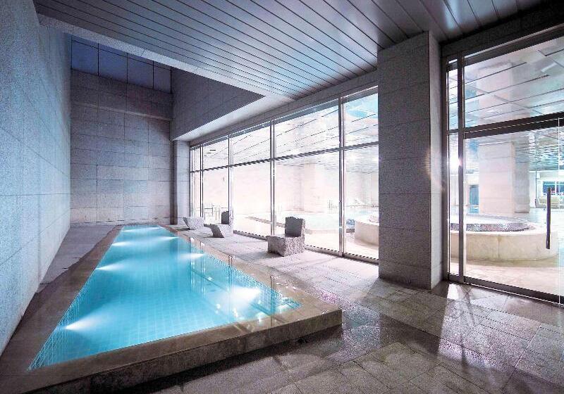 Отель Grand Mercure Ambassador Changwon