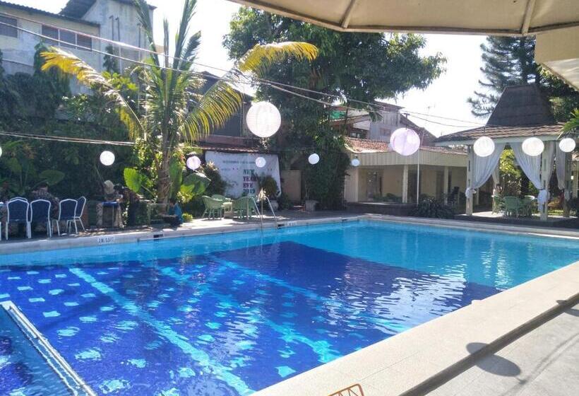 호텔 Grand Rosela Yogyakarta