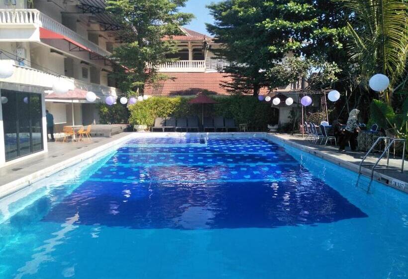 هتل Grand Rosela Yogyakarta