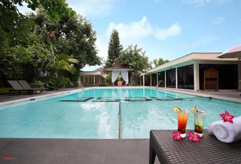 호텔 Grand Rosela Yogyakarta