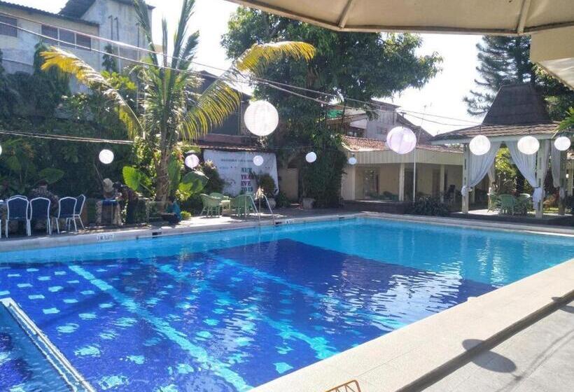 هتل Grand Rosela Yogyakarta