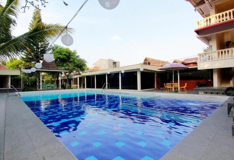 호텔 Grand Rosela Yogyakarta