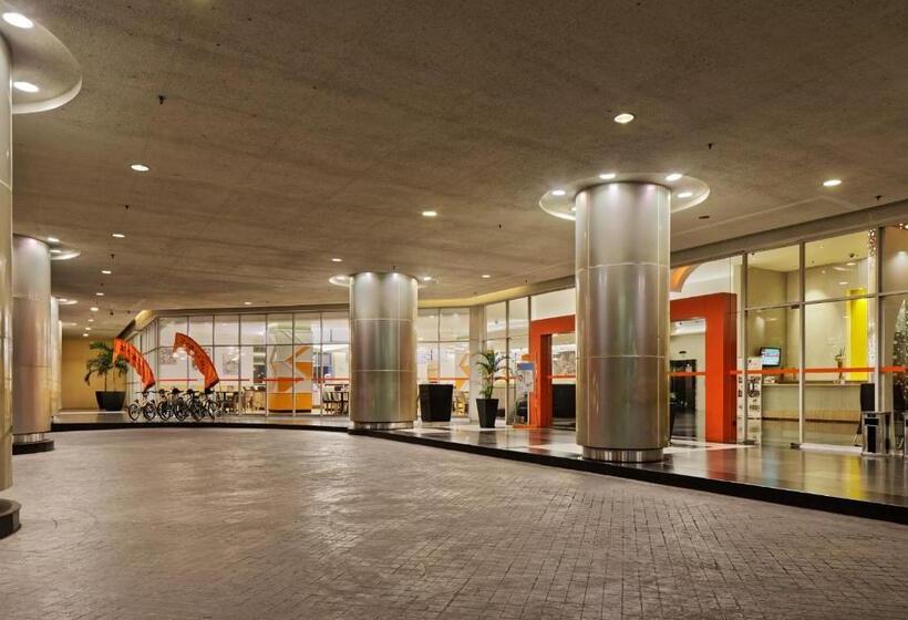 Harris Hotel And Conventions Kelapa Gading Jakarta