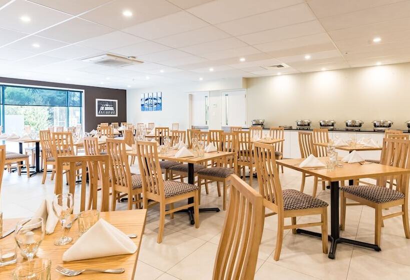 Heartland Hotel Auckland Airport