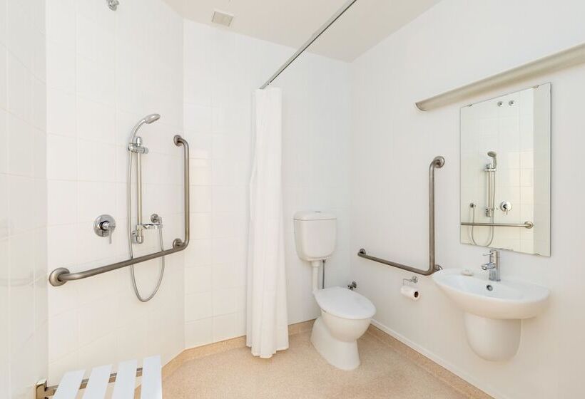 Heartland Hotel Auckland Airport