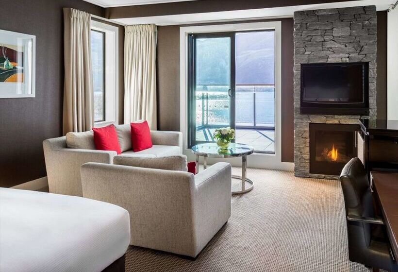 هتل Hilton Queenstown Resort & Spa