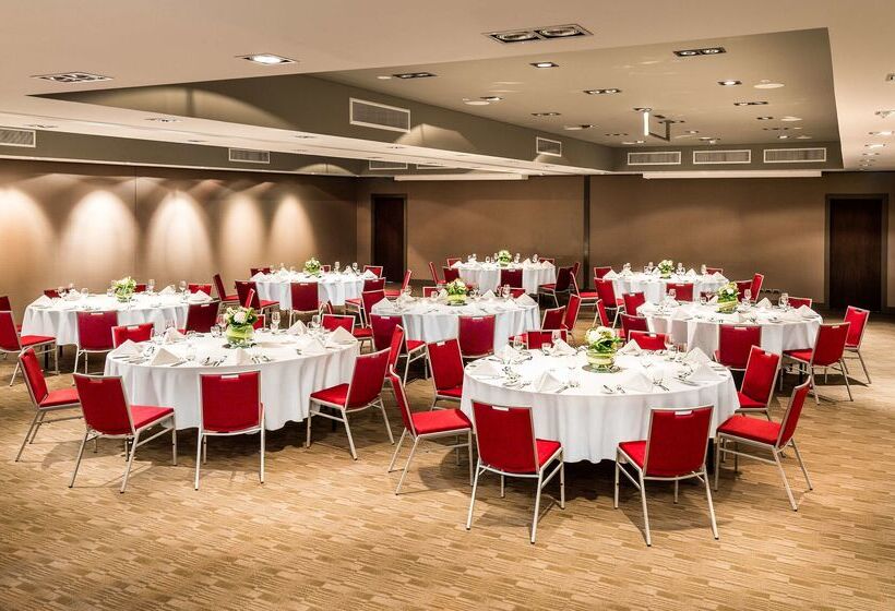 هتل Hilton Queenstown Resort & Spa