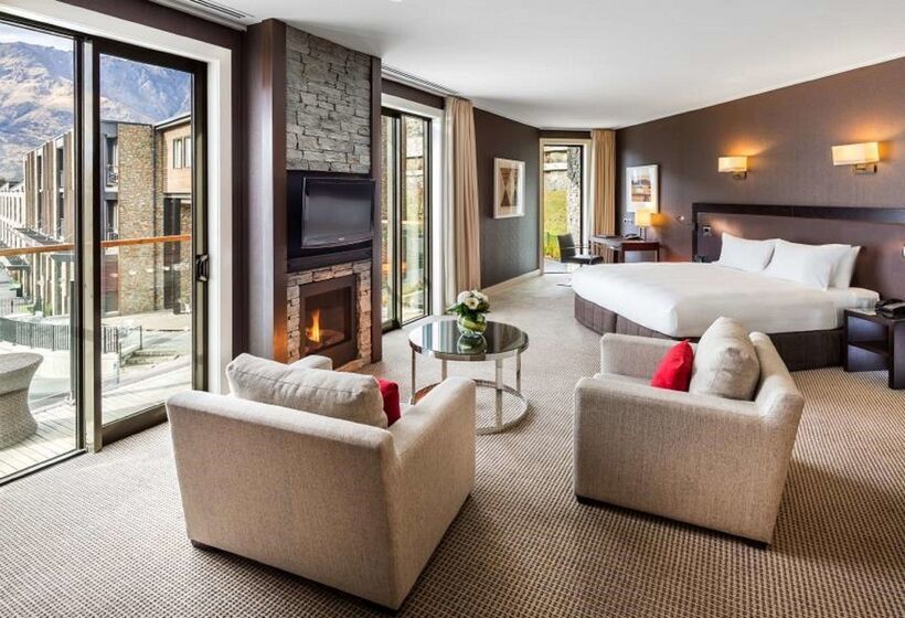 هتل Hilton Queenstown Resort & Spa