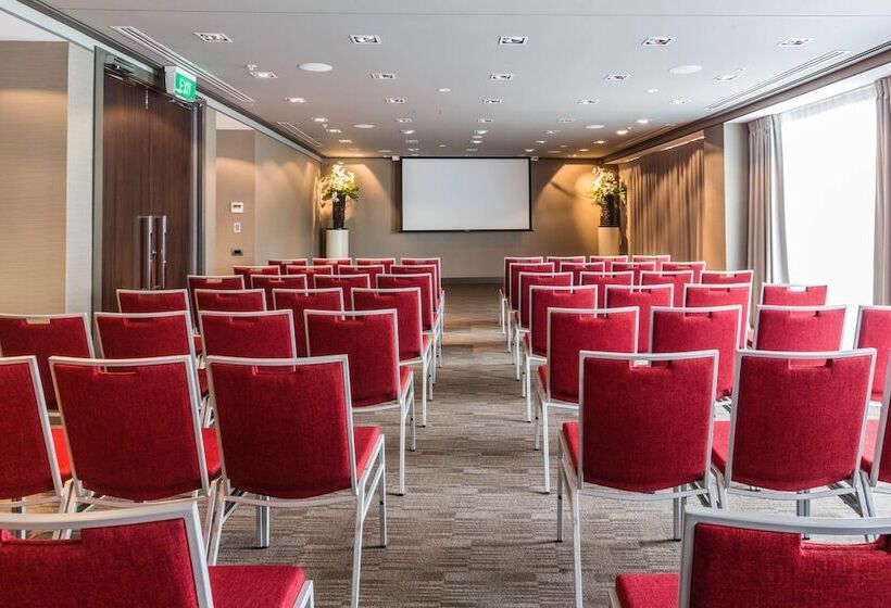 هتل Hilton Queenstown Resort & Spa