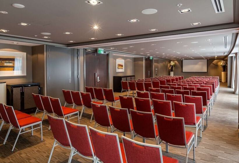 هتل Hilton Queenstown Resort & Spa