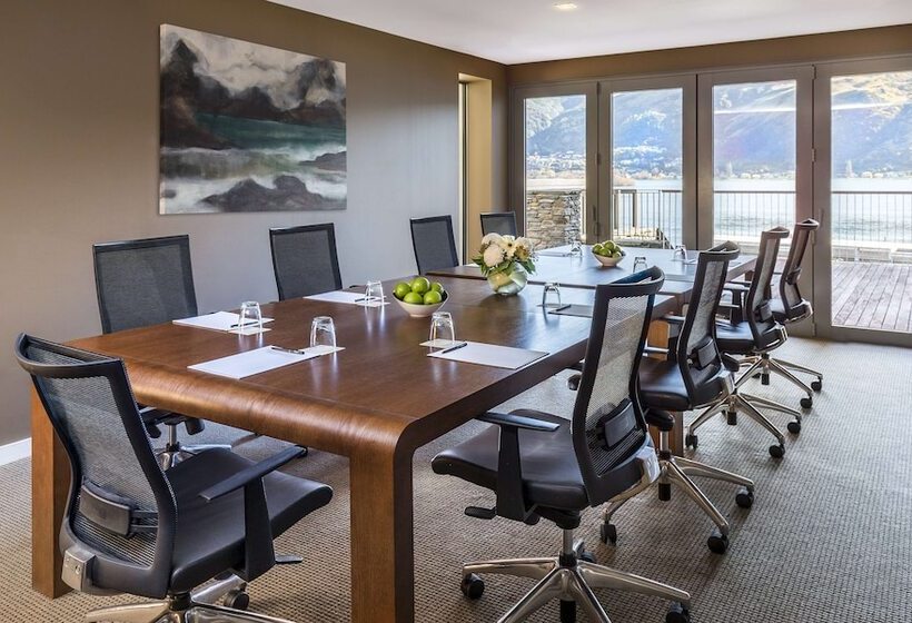 هتل Hilton Queenstown Resort & Spa