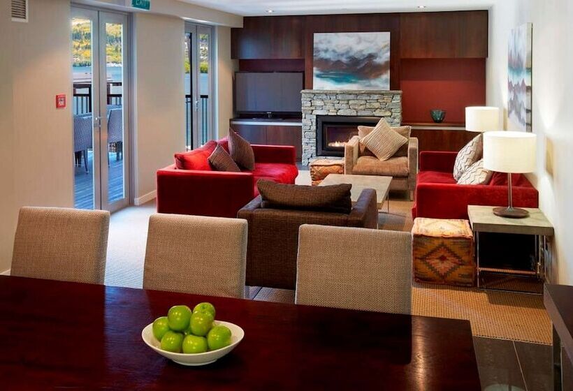 هتل Hilton Queenstown Resort & Spa