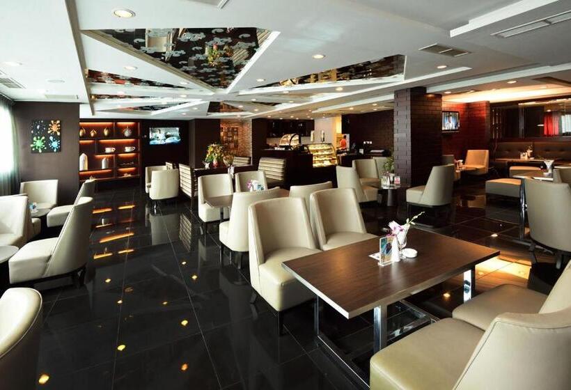 Holiday Villa Hotel & Residence City Centre Doha