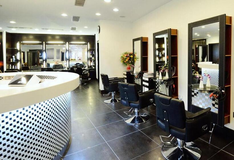 Holiday Villa Hotel & Residence City Centre Doha