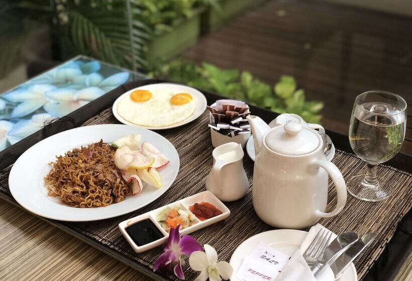 Отель Ibis Styles Bali Denpasar