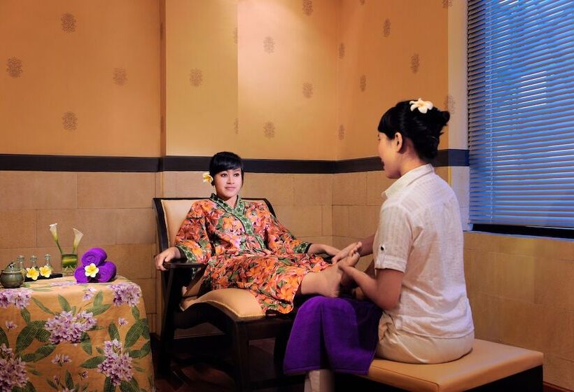 Отель Ibis Styles Bali Denpasar