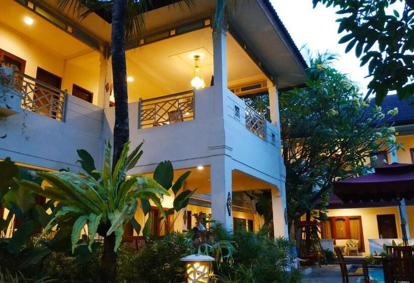 호텔 Indah Palace Yogyakarta