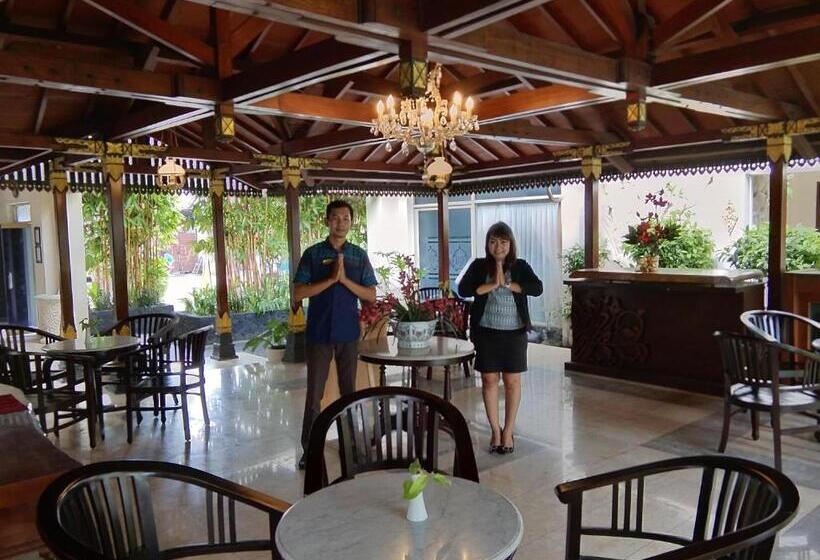 هتل Indah Palace Yogyakarta