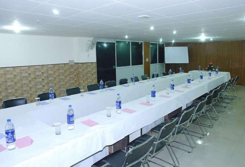 Отель Karat 87 Inn