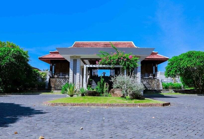 هتل Lapochine Beach Resort