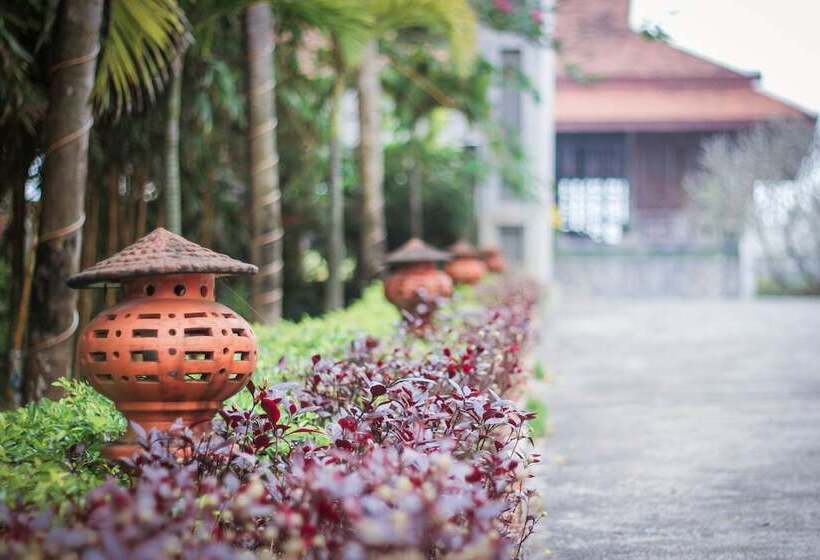 هتل Lapochine Beach Resort