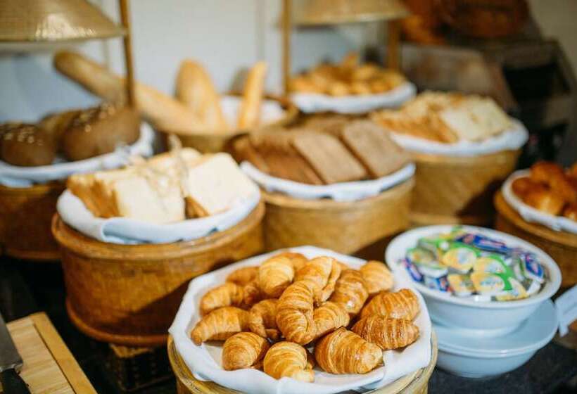 هتل Lapochine Beach Resort